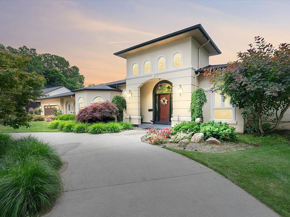 1st image of 415 Curwood Dr