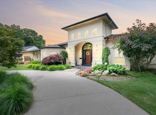 415 Curwood Dr, Owosso, MI 48867