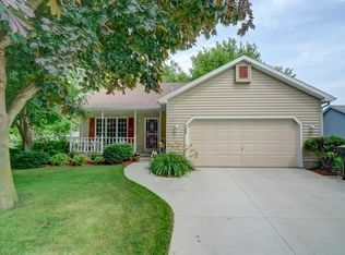 756 Thomas Dr, Sun Prairie, WI 53590