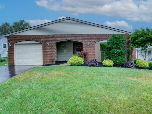 7 Lakeview Drive, Marlboro, NJ 07746