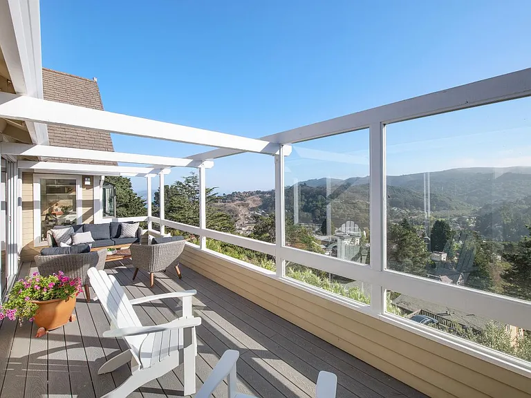 314 Joyce Way — Photo 10