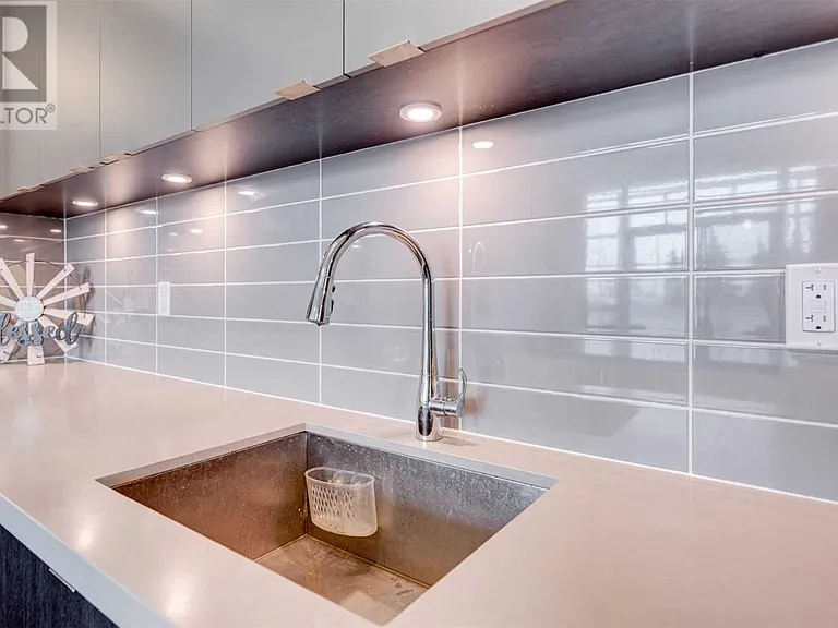 4677 Glen Erin Dr #102 — Photo 42