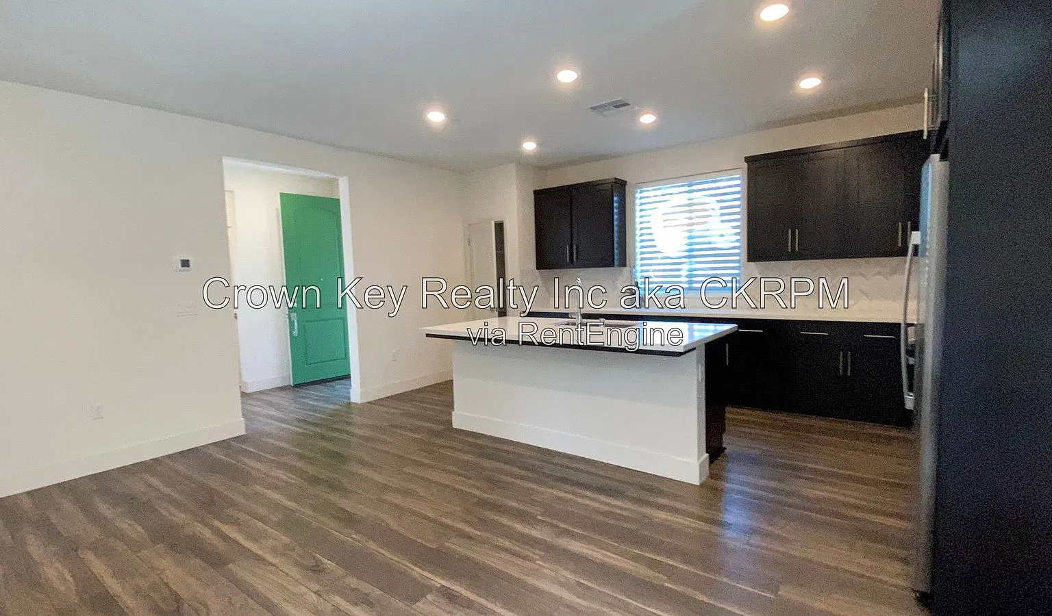 4 bed, 3.0 bath, 1878 sqft, $3,200 — Photo 3