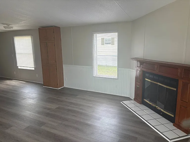 300 Pearl St #35 — Photo 2