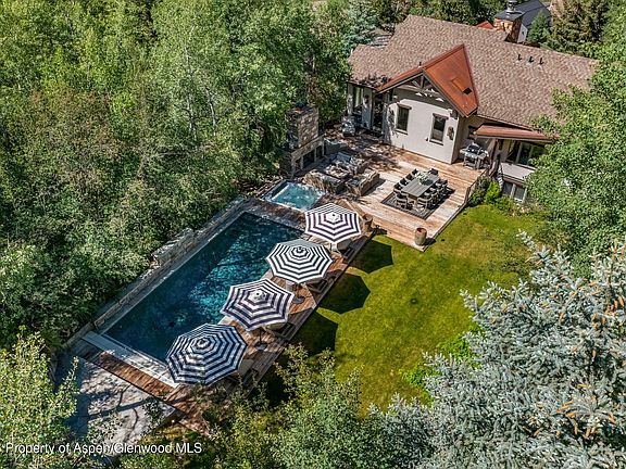 2nd image of 153 W Lupine Dr