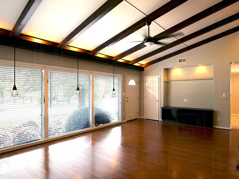 3828 Arundel Dr — Photo 4