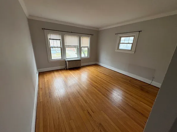 1292 Cove Ave #5, Lakewood, OH 44107