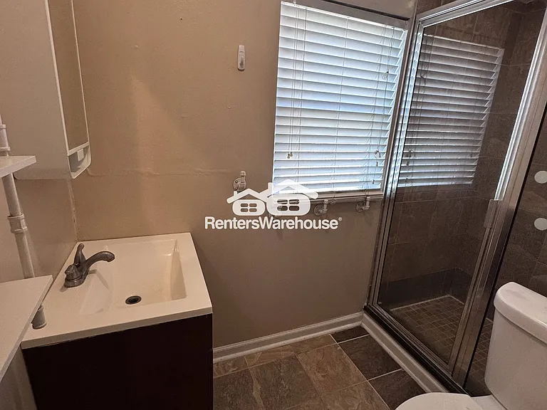 1516 Clarkson St — Photo 13