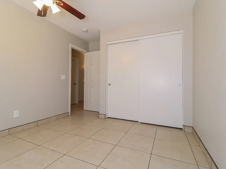 1616 S 82nd Dr — Photo 13