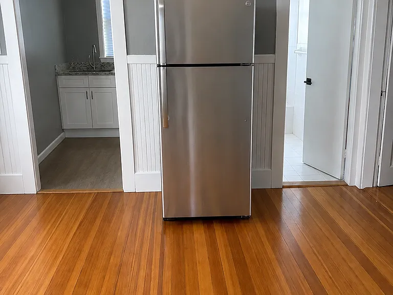 135-137 Clara St #135 — Photo 6