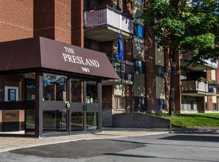 161 Presland Rd #307, Ottawa, ON K1K 4E2