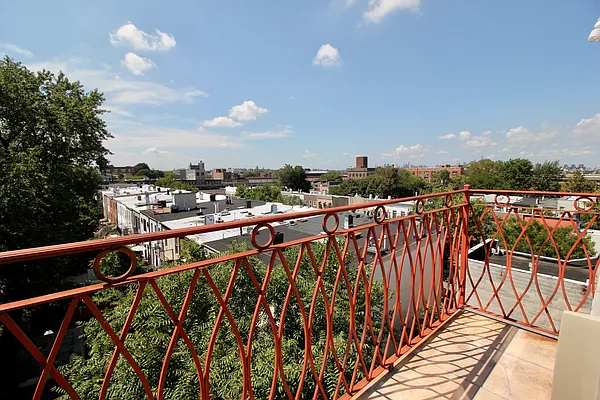 Rented by Hagstrom Management Inc | media 44