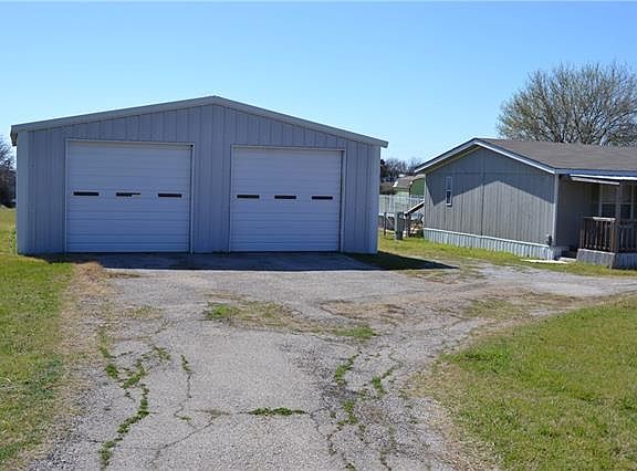 3rd image of 2805 Wildberry Ln