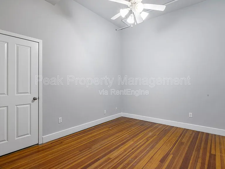 220 E Marshall St #32 — Photo 10
