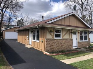 19451 W Hoag Ct, Mundelein, IL 60060