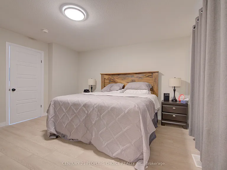 377 Bradshaw Dr — Photo 23