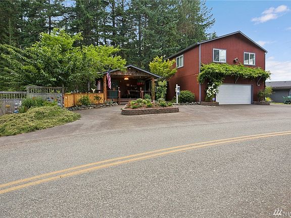 2nd image of 631 E Creekside Dr