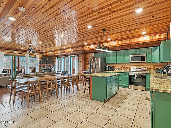 5th image of 2324 Boulder Way