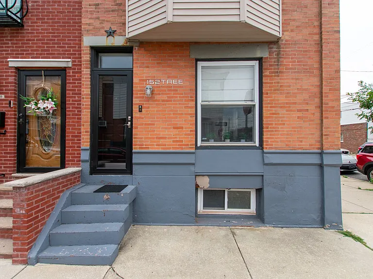 152 Tree St — Photo 21