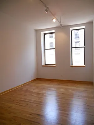 Rented by The Loft Broker | media 26