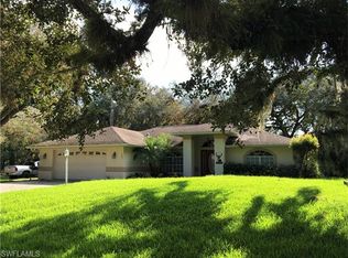 585 E Oklahoma Ave, Labelle, FL 33935