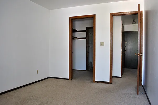 2495 N. Oakland Ave — Photo 9