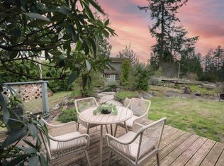 5448 Kensington Rd, Sechelt, BC V7Z 0N9