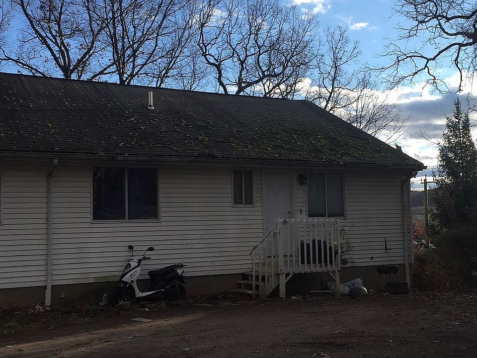2nd image of 2725 E Main St
