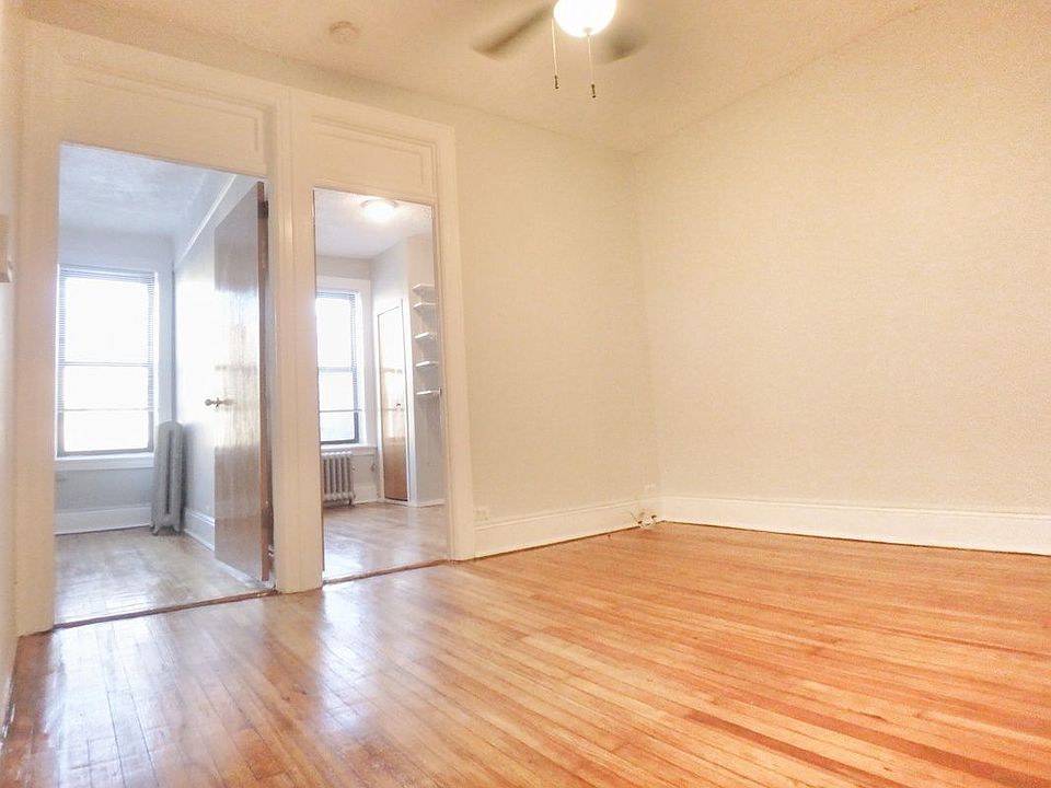 1st image of 3123 35th St APT 2R