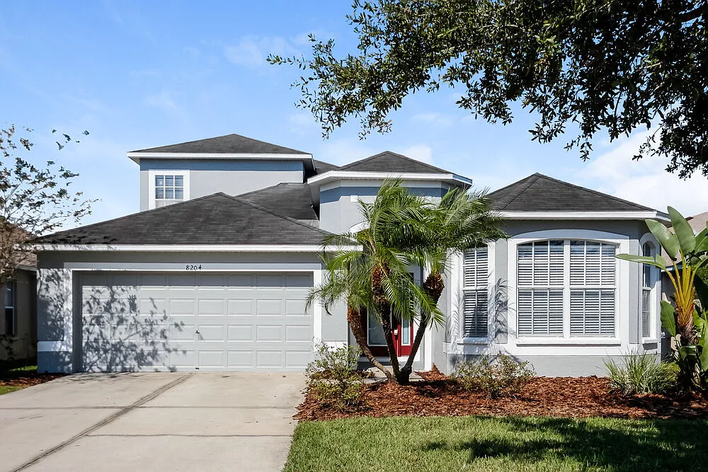4 bed, 3.0 bath, 2585 sqft, $4,540 — Photo 1