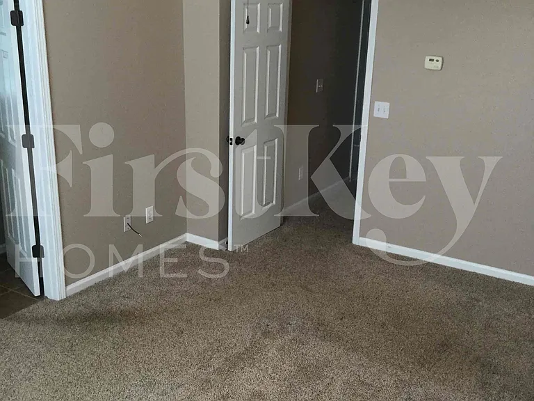 1115 Ivey Ln — Photo 7