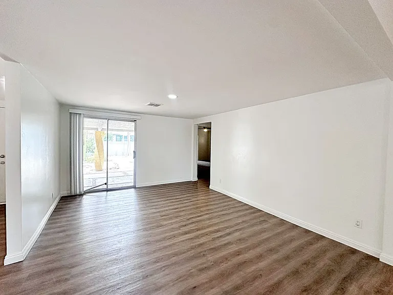 812 Bracken Ave — Photo 8