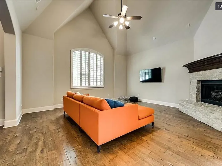 2501 Lady Viviane Ln — Photo 13