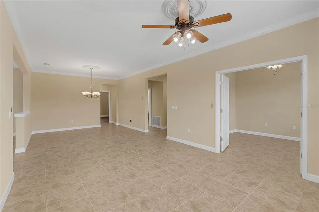 3 bed, 3.0 bath, 2495 sqft, $2,850 — Photo 2
