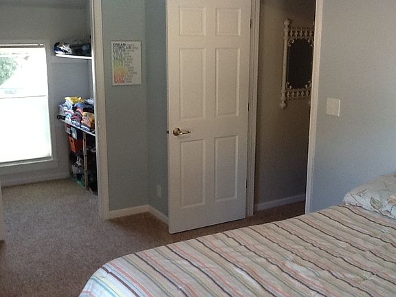 Upper bedroom & closest 