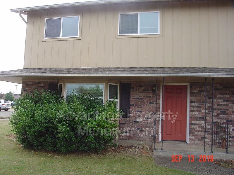 1st image of 1952 Applegate St