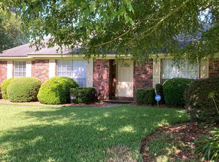 103 Pecan Grove Dr, Hattiesburg, MS 39402