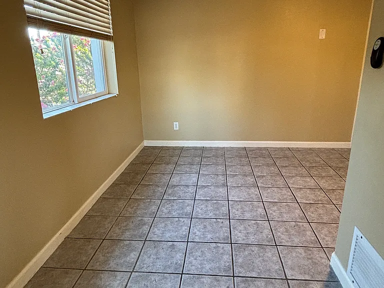 7814 E Diamond St — Photo 12