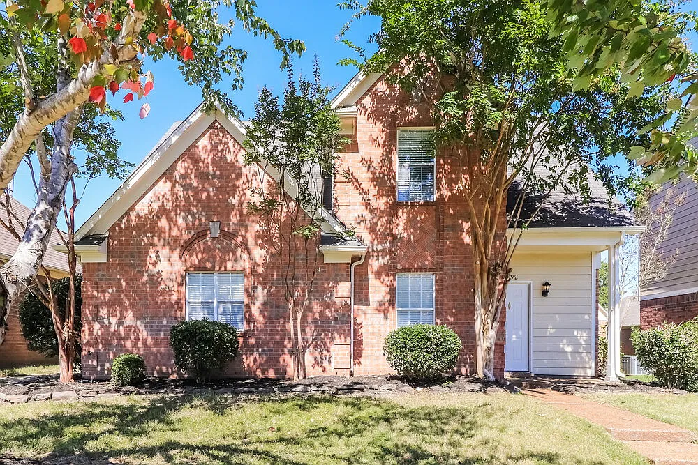 3 bed, 2.5 bath, 1668 sqft, $2,270 — Photo 1