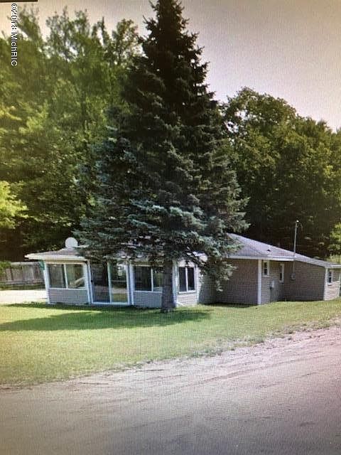 2nd image of 19974 E Chippewa Lake Dr