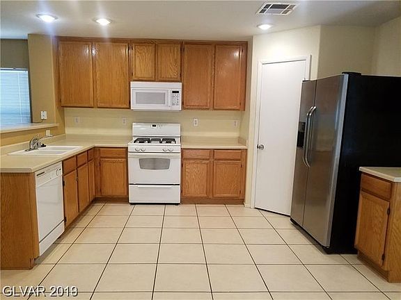 3rd image of 706 Iron Bridge St #0
