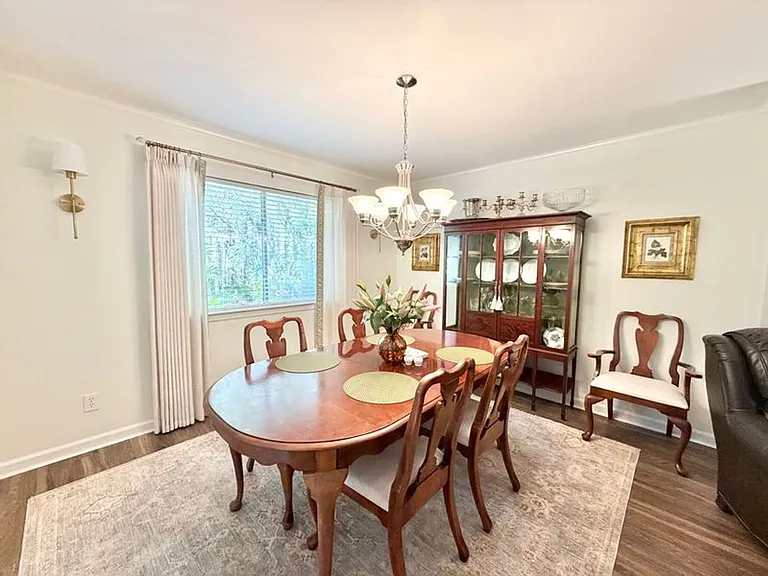 490 Strathy Hall Dr — Photo 9