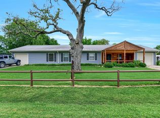 995 Hillcrest Cir, Gordonville, TX 76245