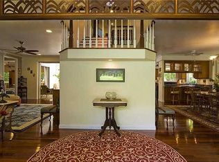 1350 Aalapapa Dr, Kailua, HI 96734