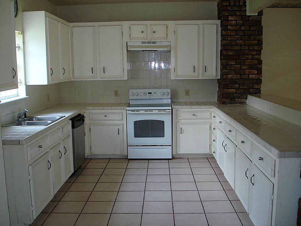 1st image of 15018 Grassington Dr