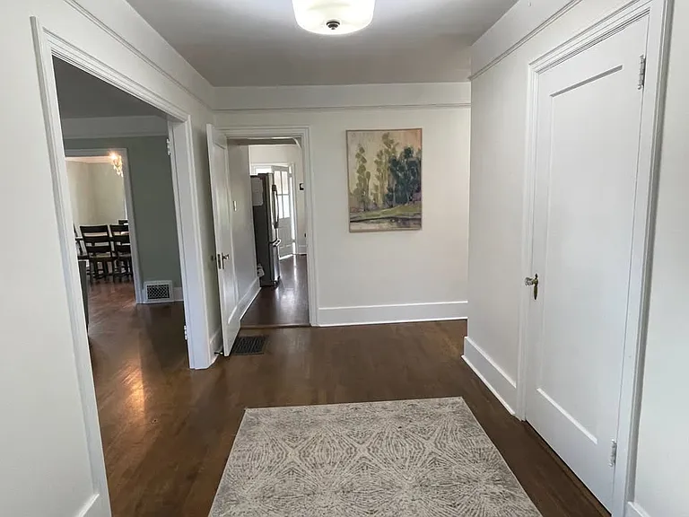 354 Moss St — Photo 8