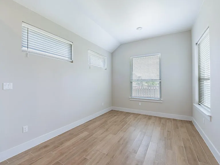 1012 Heartleaf Dr — Photo 14