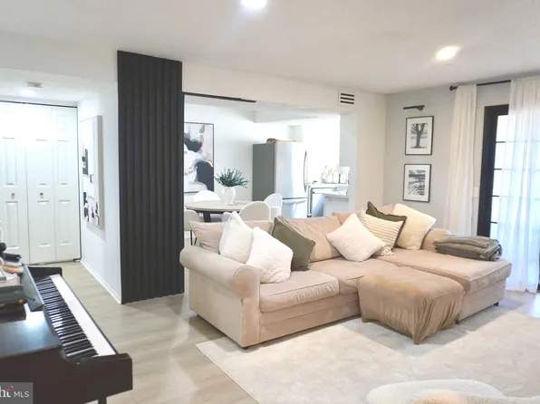 124 Fort Evans Rd SE APT C, Leesburg, VA 20175