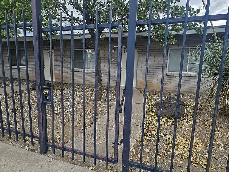 1100-1108 Arizona St SE — Photo 11