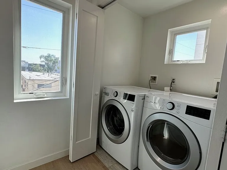5226 Satsuma Ave — Photo 25